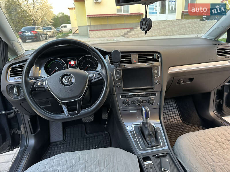 Хетчбек Volkswagen e-Golf 2015 в Кам'янець-Подільському