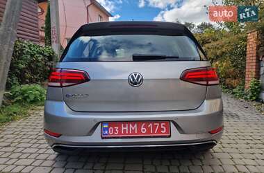 Хэтчбек Volkswagen e-Golf 2017 в 