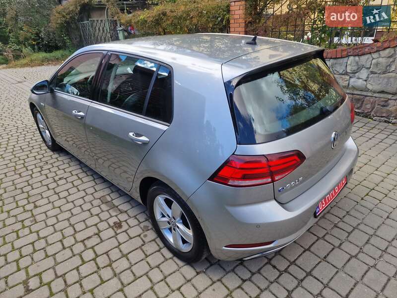 Хэтчбек Volkswagen e-Golf 2017 в Львове фото 23 Хэтчбек Volkswagen e-Golf 2017 в Львове