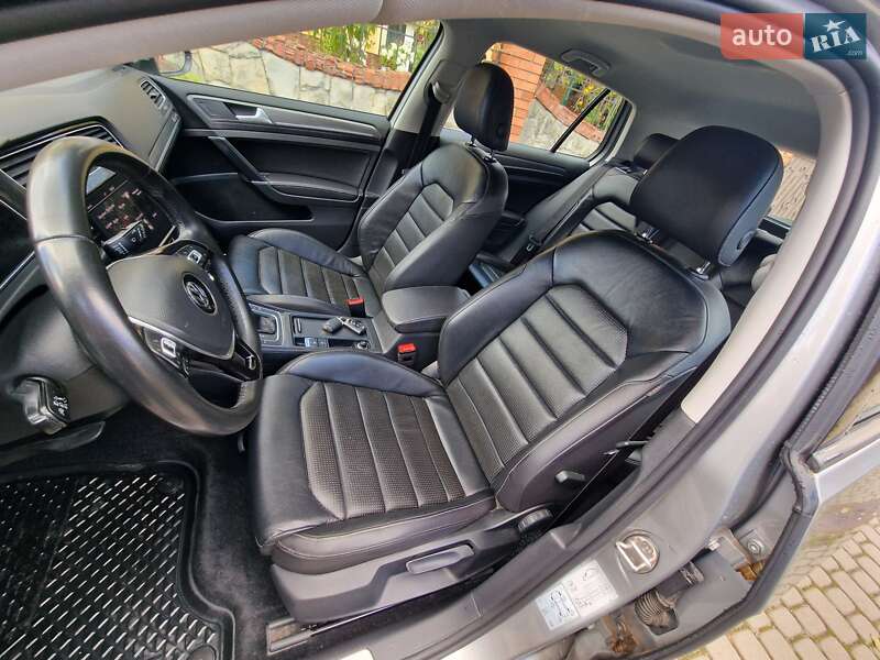 Хэтчбек Volkswagen e-Golf 2017 в Львове фото 29 Хэтчбек Volkswagen e-Golf 2017 в Львове