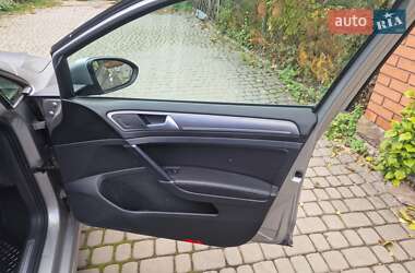 Хэтчбек Volkswagen e-Golf 2017 в 