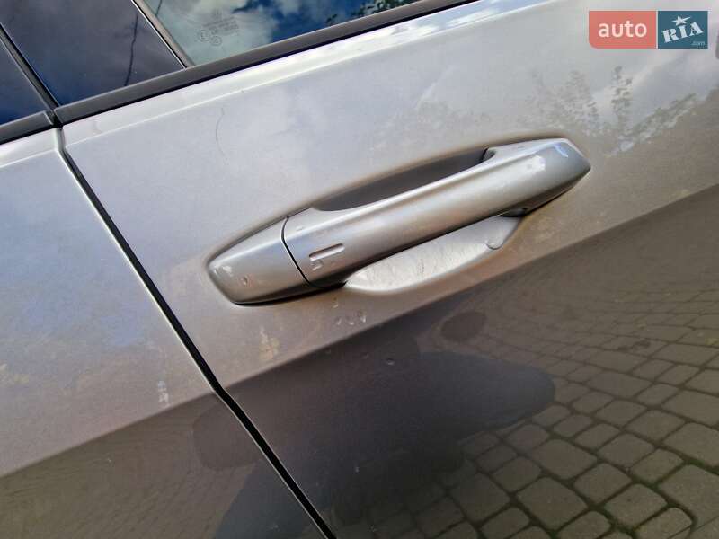 Хэтчбек Volkswagen e-Golf 2017 в Львове фото 37 Хэтчбек Volkswagen e-Golf 2017 в Львове