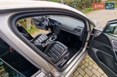 Хэтчбек Volkswagen e-Golf 2017 в 