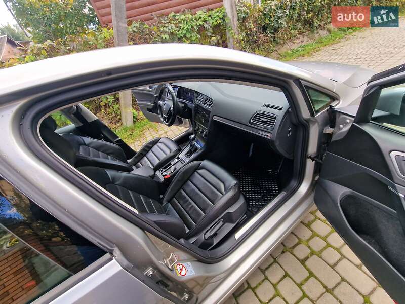 Хэтчбек Volkswagen e-Golf 2017 в Львове фото 36 Хэтчбек Volkswagen e-Golf 2017 в Львове