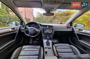 Хэтчбек Volkswagen e-Golf 2017 в 