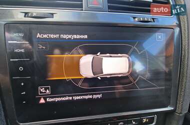 Хэтчбек Volkswagen e-Golf 2017 в 