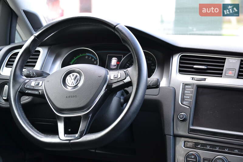 Хэтчбек Volkswagen e-Golf 2015 в Луцке фото 21 Хэтчбек Volkswagen e-Golf 2015 в Луцке