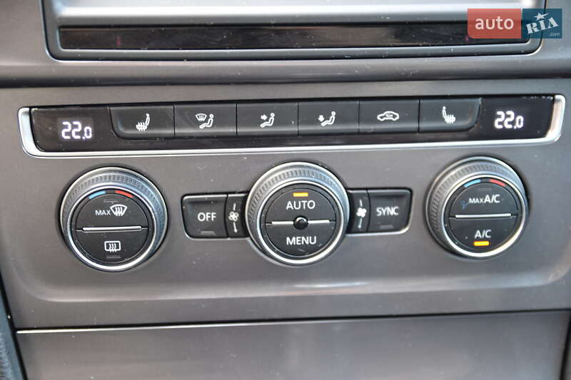 Хэтчбек Volkswagen e-Golf 2015 в Луцке фото 24 Хэтчбек Volkswagen e-Golf 2015 в Луцке