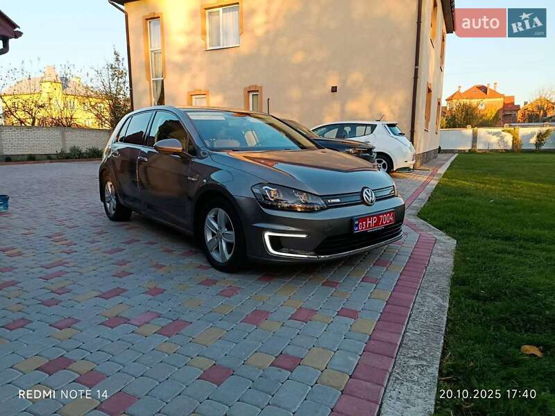 Хэтчбек Volkswagen e-Golf 2015 в Ивано-Франковске