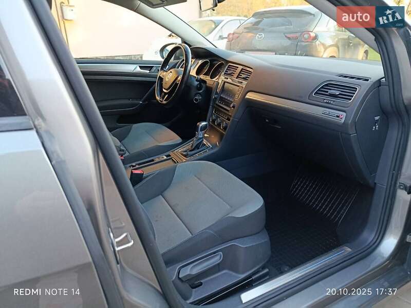 Хэтчбек Volkswagen e-Golf 2015 в Ивано-Франковске