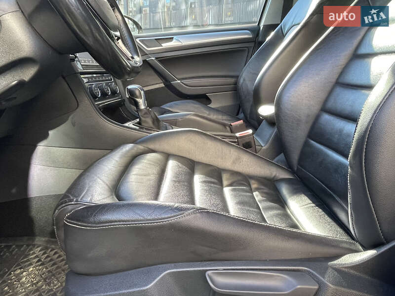 Хетчбек Volkswagen e-Golf 2015 в Львові