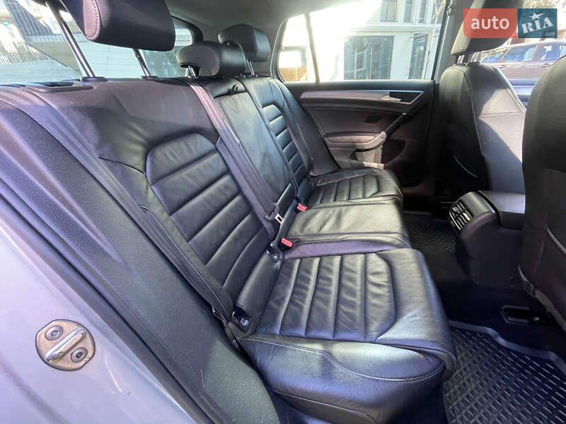 Хетчбек Volkswagen e-Golf 2015 в Львові