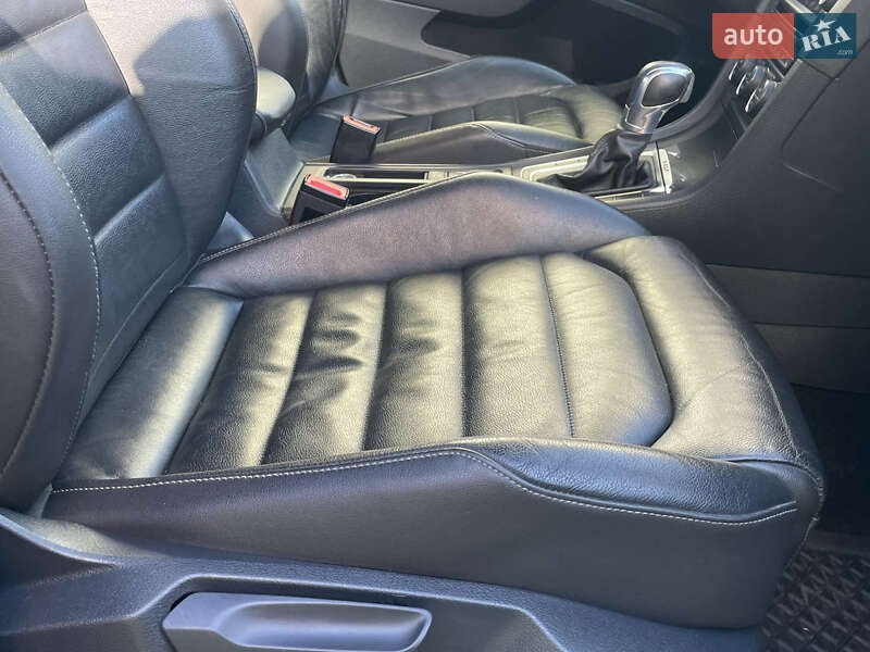 Хетчбек Volkswagen e-Golf 2015 в Львові