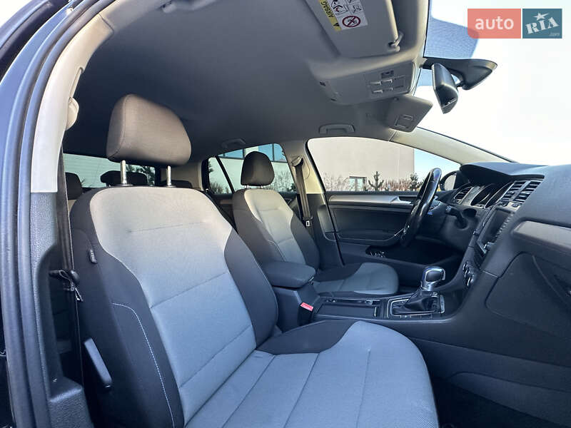 Хэтчбек Volkswagen e-Golf 2015 в Луцке фото 23 Хэтчбек Volkswagen e-Golf 2015 в Луцке