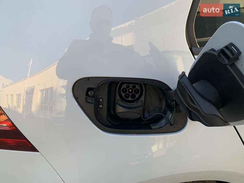 Хетчбек Volkswagen e-Golf 2018 в Рівному фото 30 Хетчбек Volkswagen e-Golf 2018 в Рівному