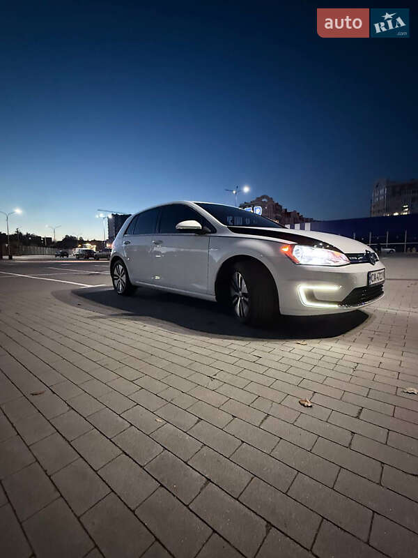 Volkswagen e-Golf 2016