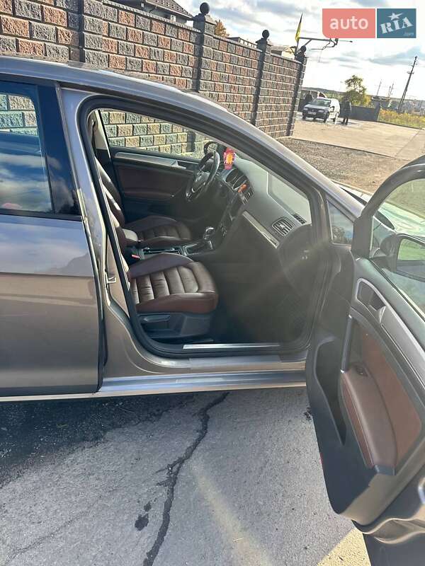 Хэтчбек Volkswagen e-Golf 2015 в Луцке