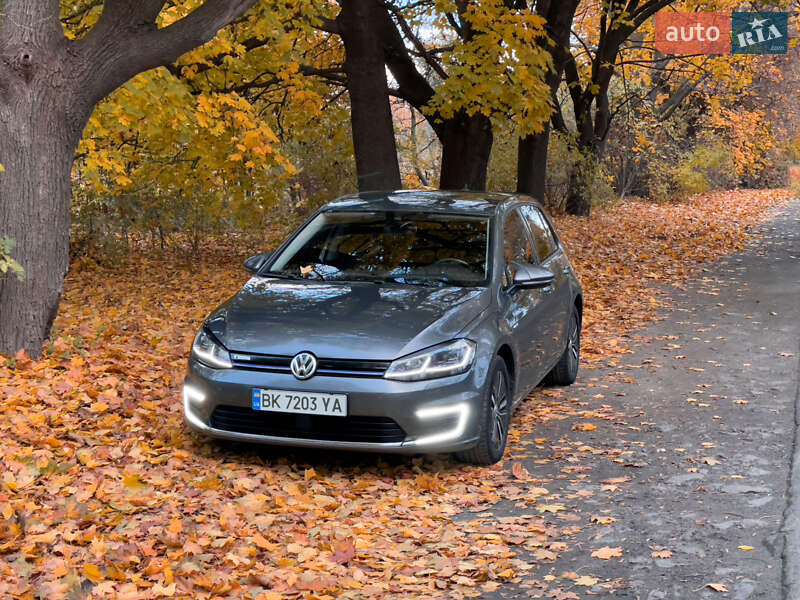 Хетчбек Volkswagen e-Golf 2019 в Рівному