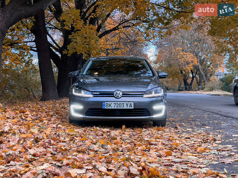 Хетчбек Volkswagen e-Golf 2019 в Рівному