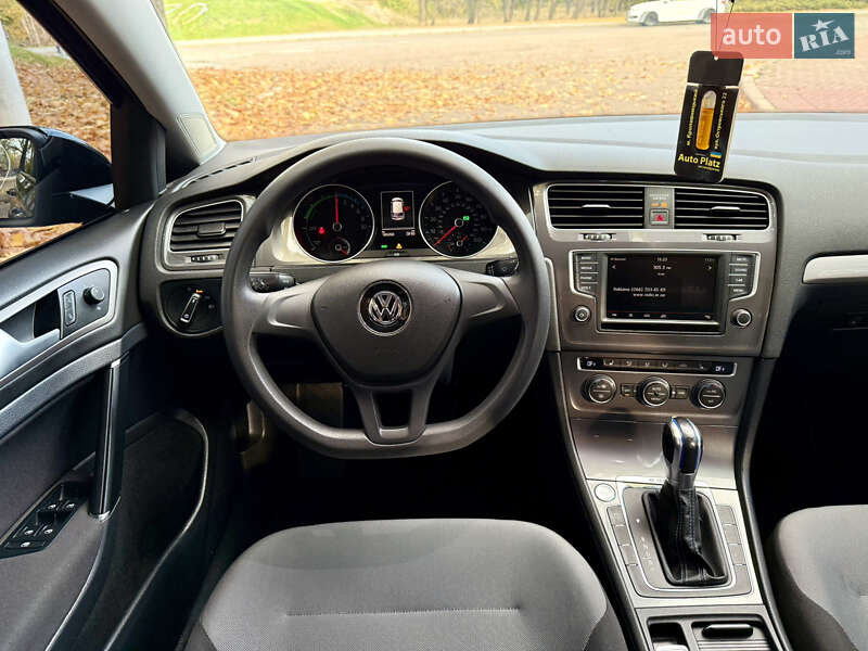 Хэтчбек Volkswagen e-Golf 2015 в Кропивницком