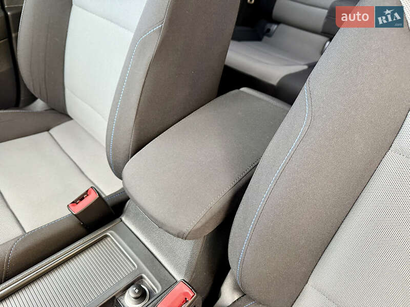 Хэтчбек Volkswagen e-Golf 2015 в Кропивницком