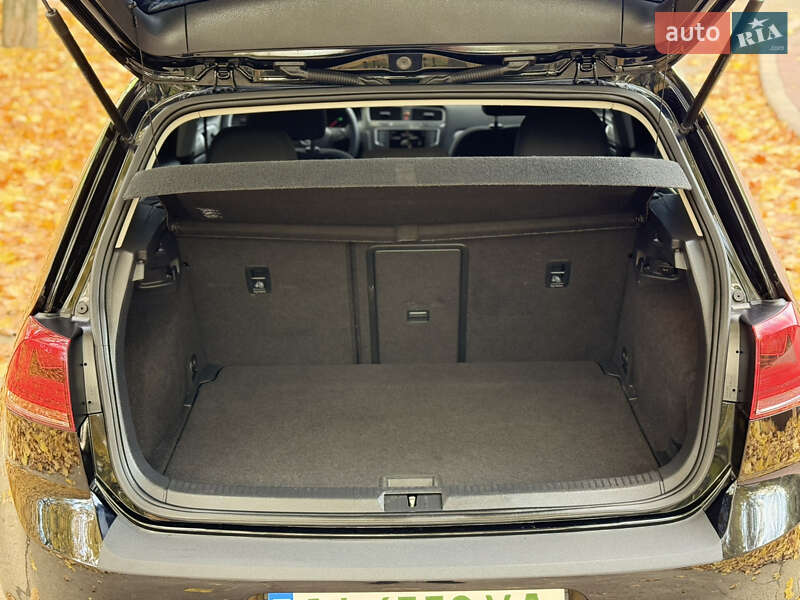 Хэтчбек Volkswagen e-Golf 2015 в Кропивницком