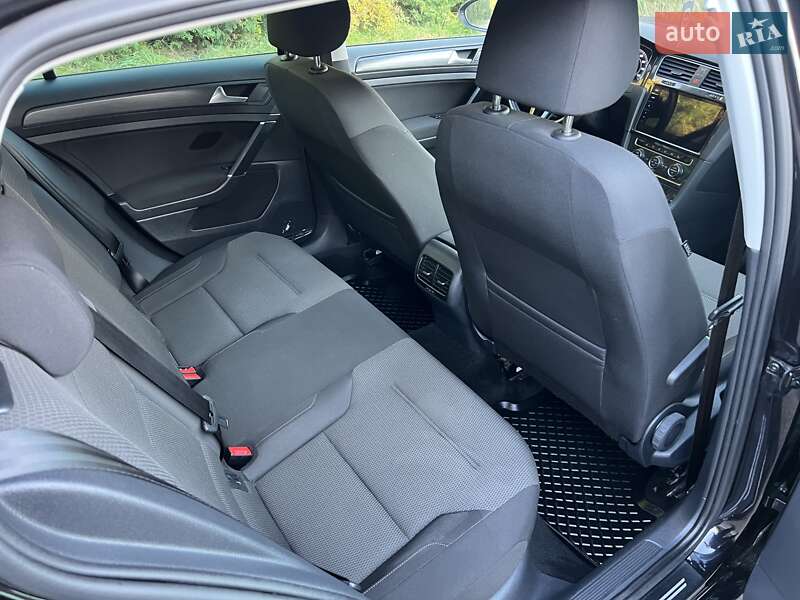 Хэтчбек Volkswagen e-Golf 2019 в Ровно