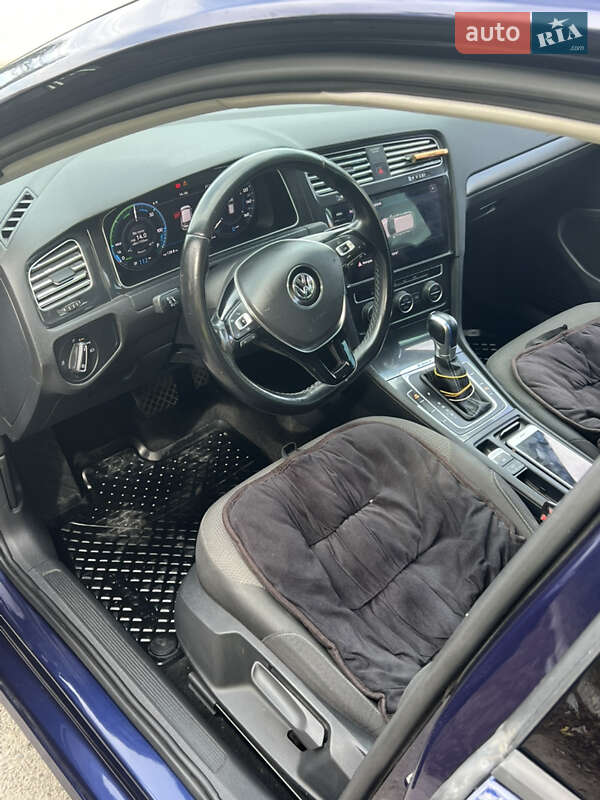 Хэтчбек Volkswagen e-Golf 2019 в Каменец-Подольском фото 3 Хэтчбек Volkswagen e-Golf 2019 в Каменец-Подольском