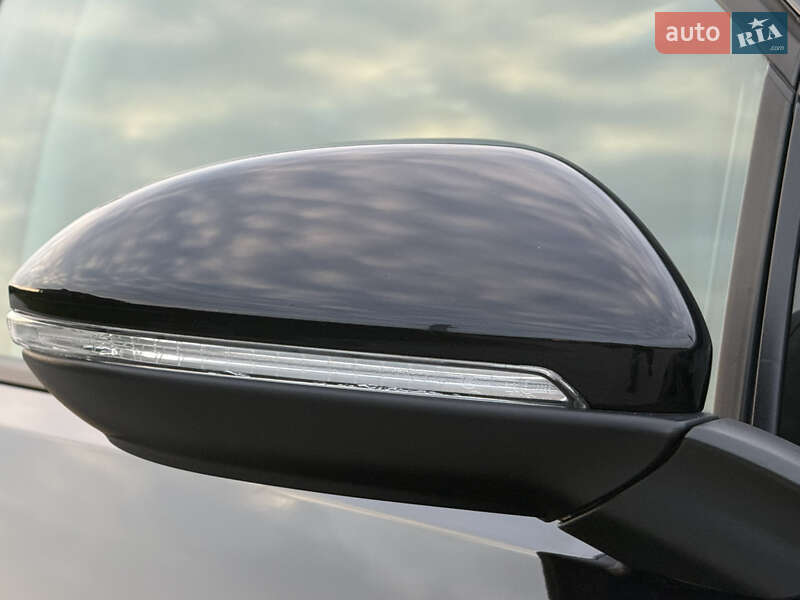 Хэтчбек Volkswagen e-Golf 2020 в Ровно