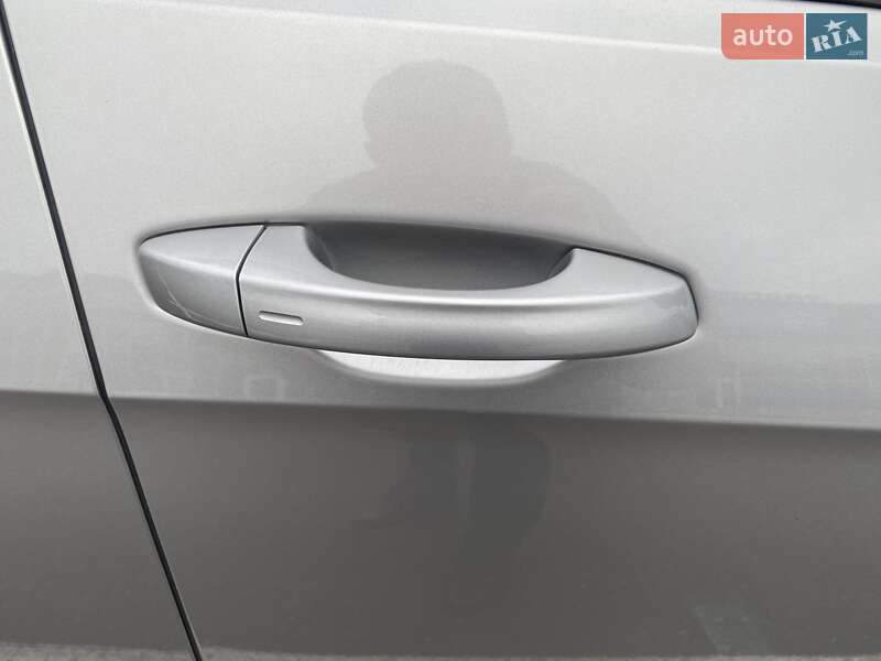 Хетчбек Volkswagen e-Golf 2019 в Хмельницькому фото 6 Хетчбек Volkswagen e-Golf 2019 в Хмельницькому