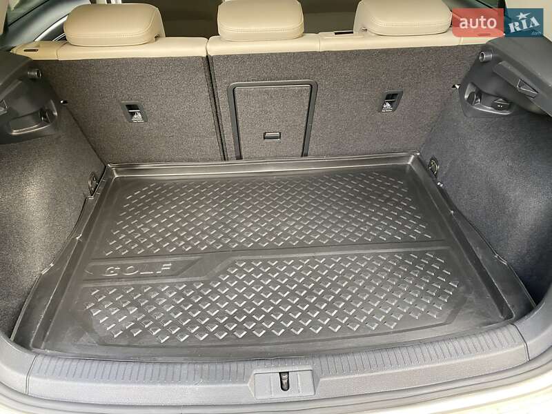 Хетчбек Volkswagen e-Golf 2019 в Хмельницькому фото 21 Хетчбек Volkswagen e-Golf 2019 в Хмельницькому