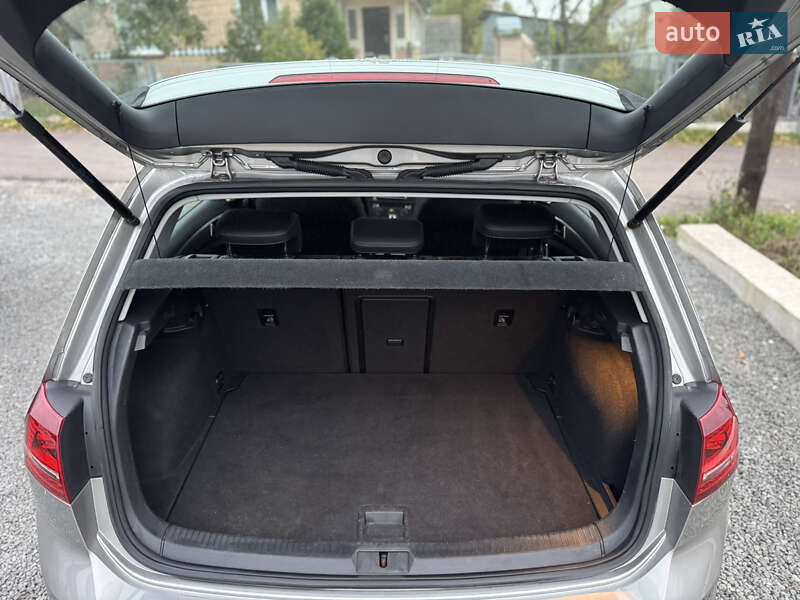 Хетчбек Volkswagen e-Golf 2014 в Рівному