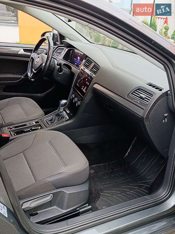 Хетчбек Volkswagen e-Golf 2018 в Рівному