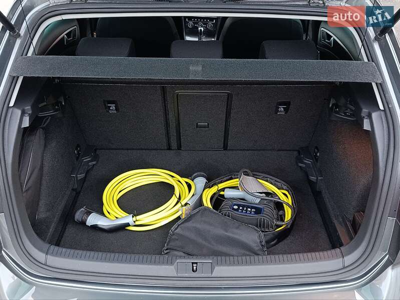 Хетчбек Volkswagen e-Golf 2018 в Рівному