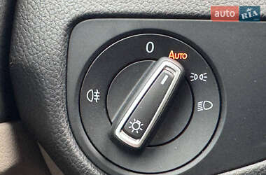 Хэтчбек Volkswagen e-Golf 2015 в 