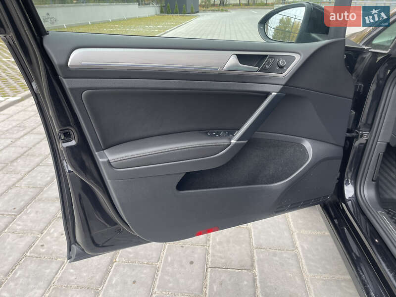 Хэтчбек Volkswagen e-Golf 2016 в Ровно