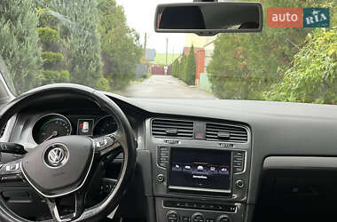 Хэтчбек Volkswagen e-Golf 2014 в 