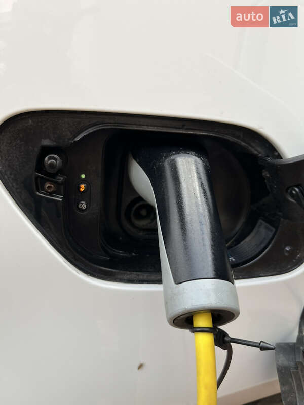 Хэтчбек Volkswagen e-Golf 2014 в Полтаве фото 16 Хэтчбек Volkswagen e-Golf 2014 в Полтаве