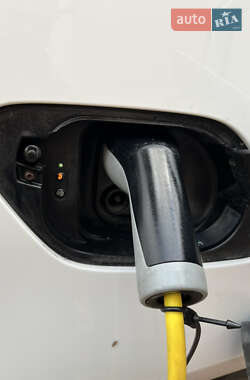 Хэтчбек Volkswagen e-Golf 2014 в 