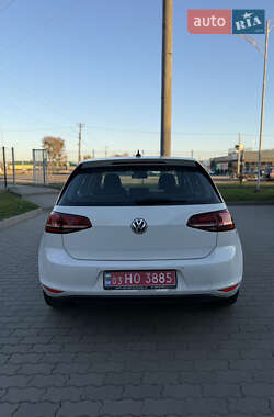 Хэтчбек Volkswagen e-Golf 2014 в 