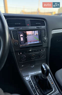 Хэтчбек Volkswagen e-Golf 2014 в 