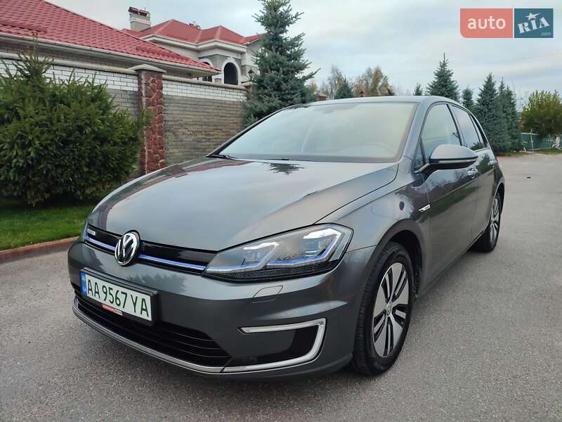 Хэтчбек Volkswagen e-Golf 2018 в Киеве