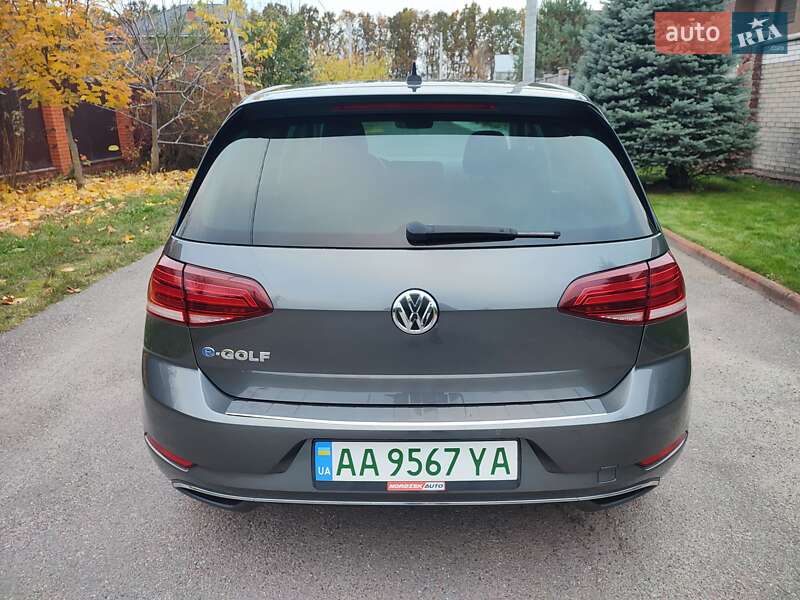 Хэтчбек Volkswagen e-Golf 2018 в Киеве