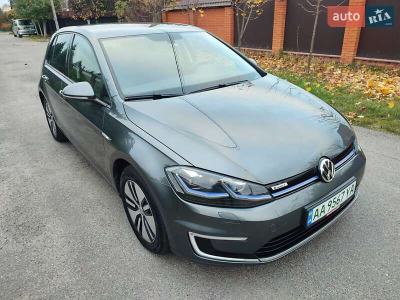 Хэтчбек Volkswagen e-Golf 2018 в Киеве