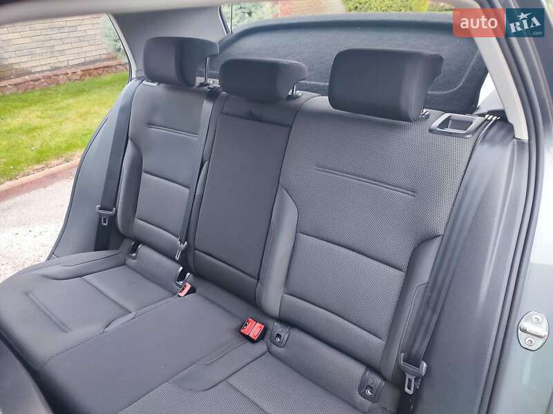 Хэтчбек Volkswagen e-Golf 2018 в Киеве