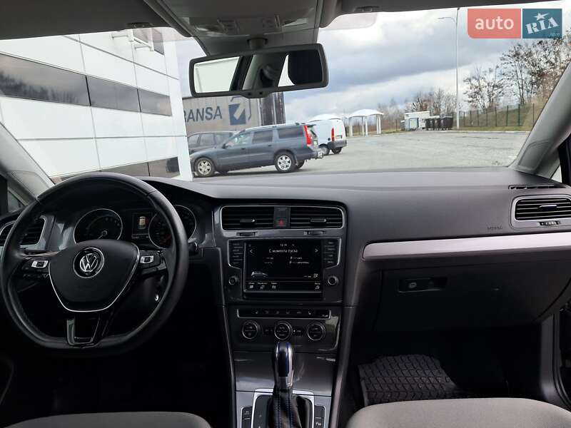 Хэтчбек Volkswagen e-Golf 2016 в Ровно