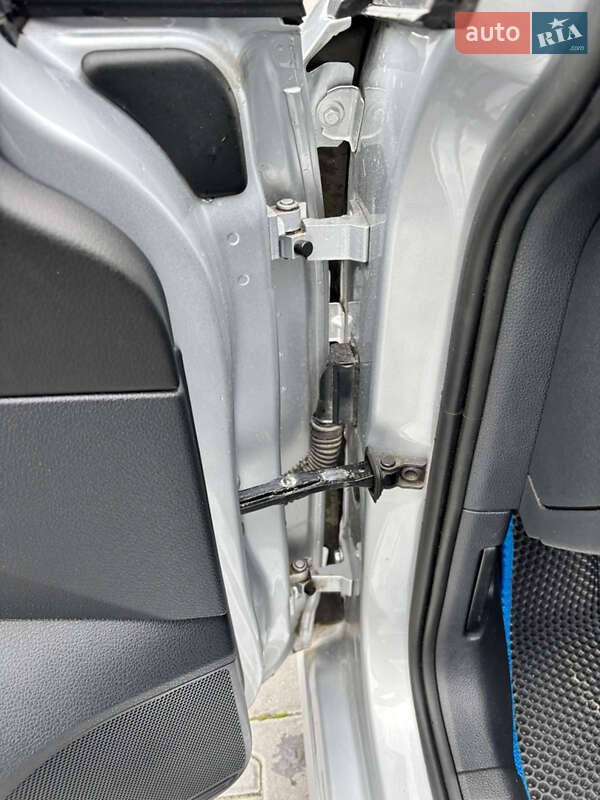 Хэтчбек Volkswagen e-Golf 2014 в Золочеве фото 65 Хэтчбек Volkswagen e-Golf 2014 в Золочеве