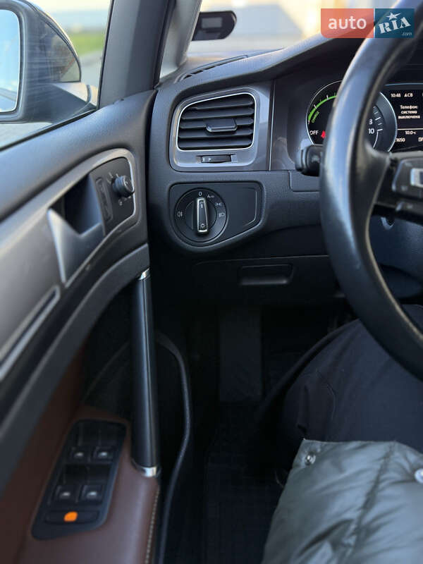 Хетчбек Volkswagen e-Golf 2014 в Радехові фото 19 Хетчбек Volkswagen e-Golf 2014 в Радехові