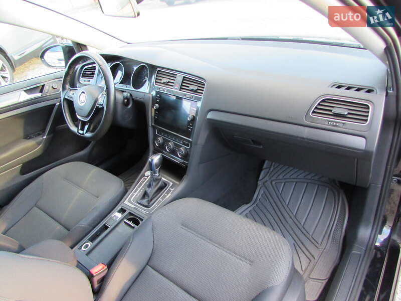 Хэтчбек Volkswagen e-Golf 2018 в Кропивницком