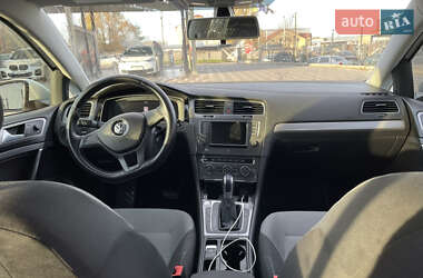 Хэтчбек Volkswagen e-Golf 2016 в 